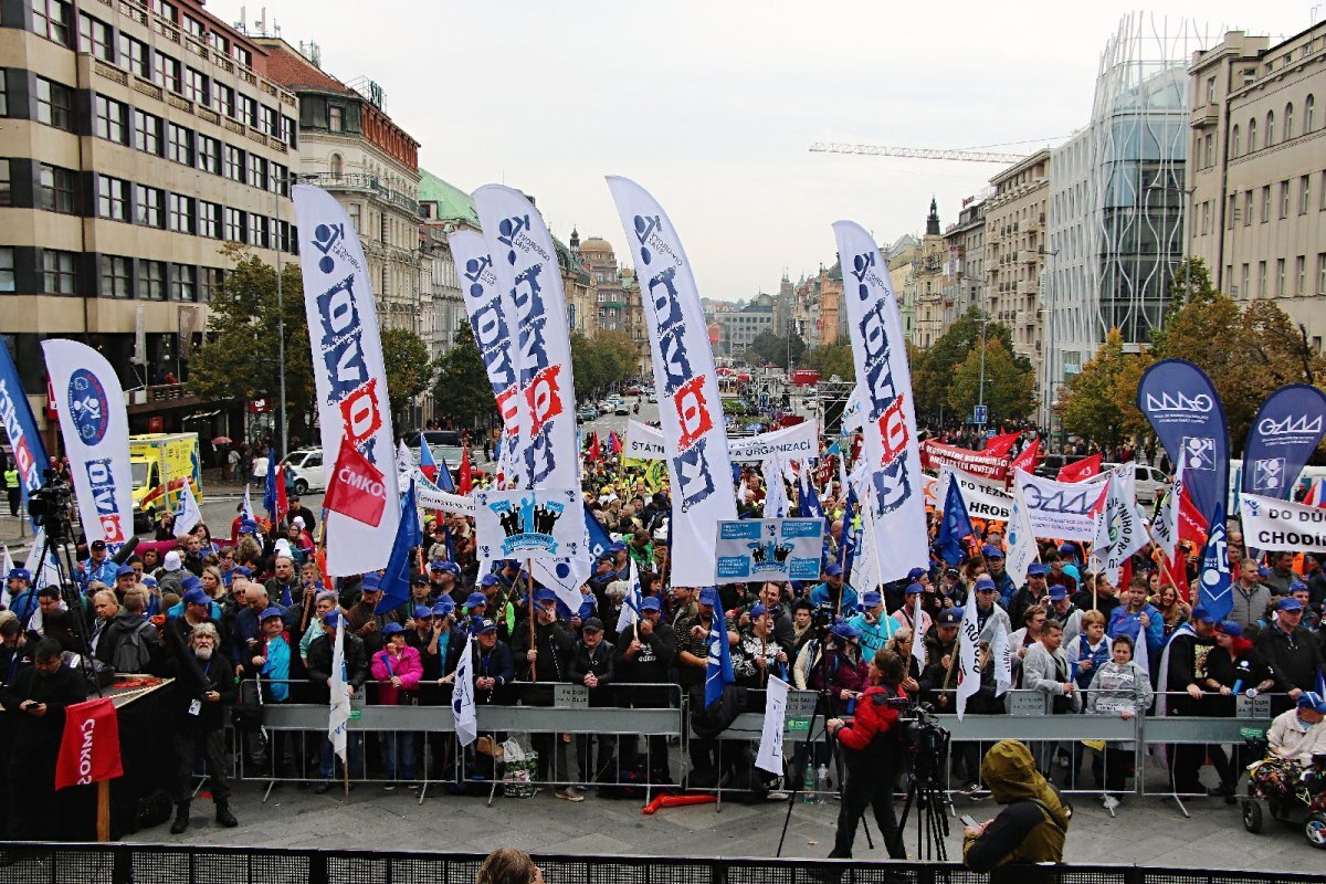 Demonstrace 27.11.2023 - Malostranské náměstí Praha